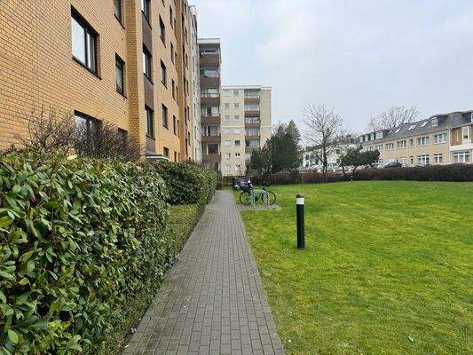 Zuwegung  (Rückwertig)