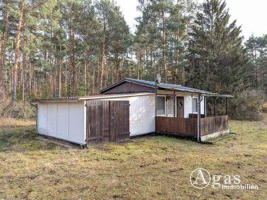 Bungalow mit Nebengebäude