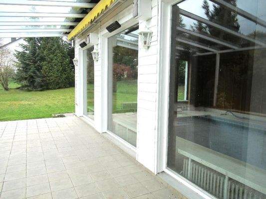 ...überdachter Terrasse