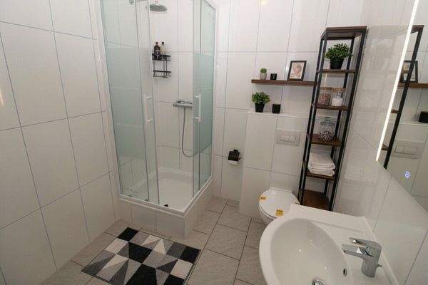 Badezimmer: KI generierte Einrichtung