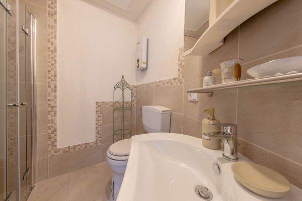 Haus 2 EG Gäste-Bad