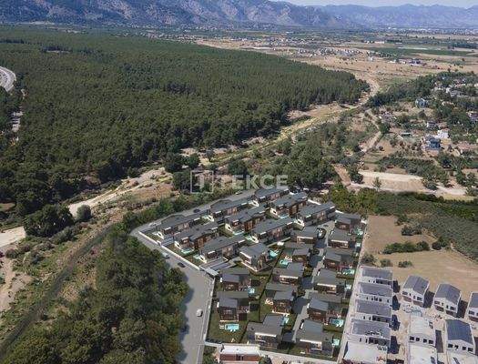 Villas with Private Pools in a Complex in Döşemealtı Antalya