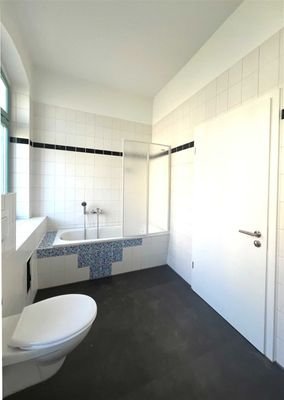Bad mit Wanne