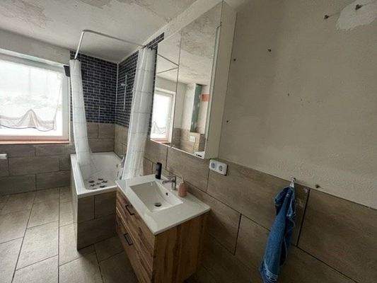 gefliestes Wannenbad