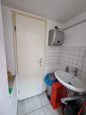 Bad u Handwaschbecken