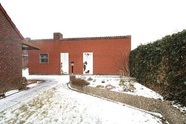 Massiver ehemaliger Stall - heute Waschküche und Werkstatt