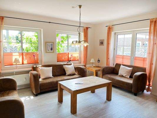 ... Platz für eine Sofaecke ...