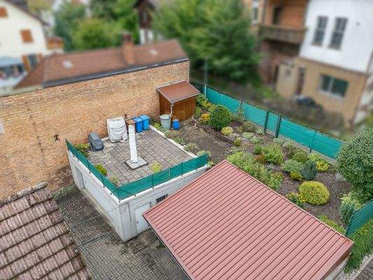 Doppelgarage, Carport, Terrasse