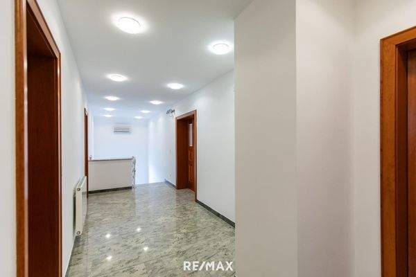 23. Flur Dachgeschoss