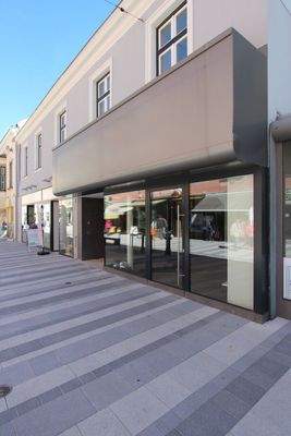 Eingangsportal - Eingang 1