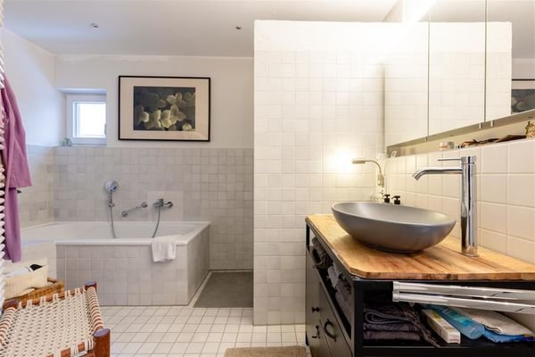 OG Badezimmer 1