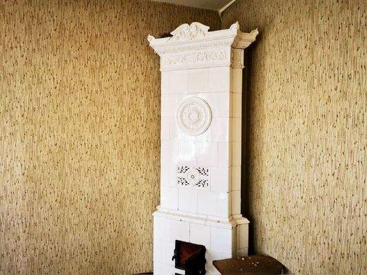 Historischer Kachelofen