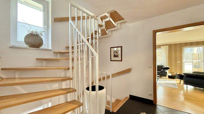 Flur/Treppenaufgang (EG)