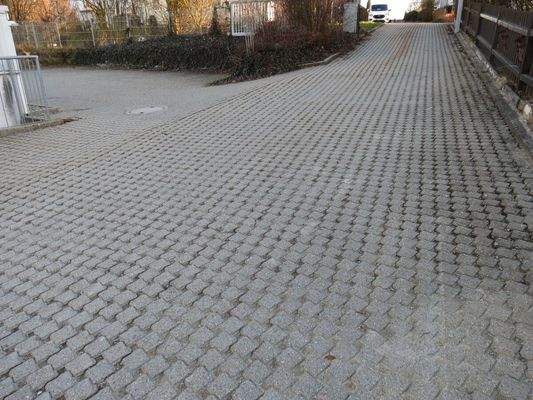 Separate Zufahrt von hinten Halle 3