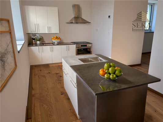 Küchenbereich mit EBK (KI generiert)