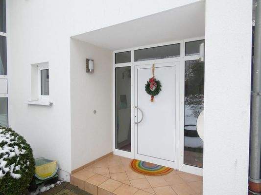 überdachter Hauseingang