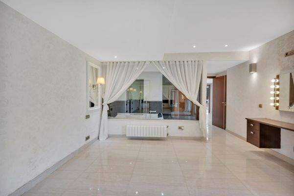 Master bedroom in villa in Costa d'en Blanes 2