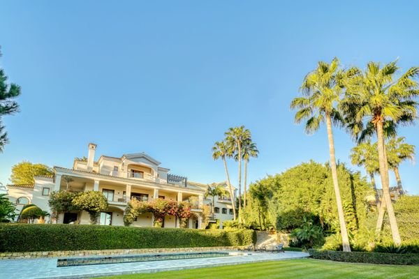 Schöne Villa mit Pool, Golfblick in Sotogrande alto