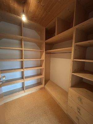 begehbarer Kleiderschrank