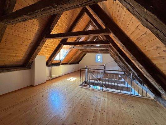 2.OG links Galerie Dach oben