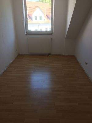 Leeres Zimmer mit Fenster