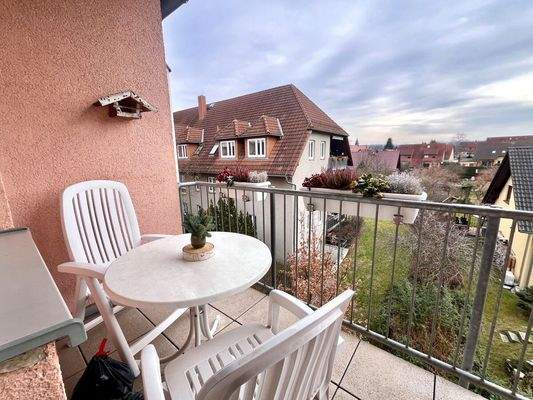 2026-3369-Balkon mit tollem Fernblick