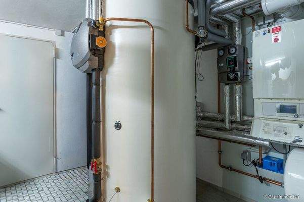 Moderne Heiztechnik mit Sonnenunterstützung