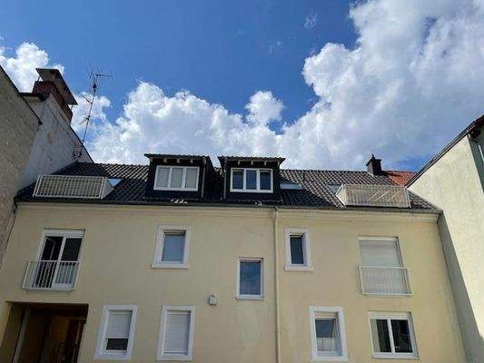 Hausrückseite mit eigenem Hof 