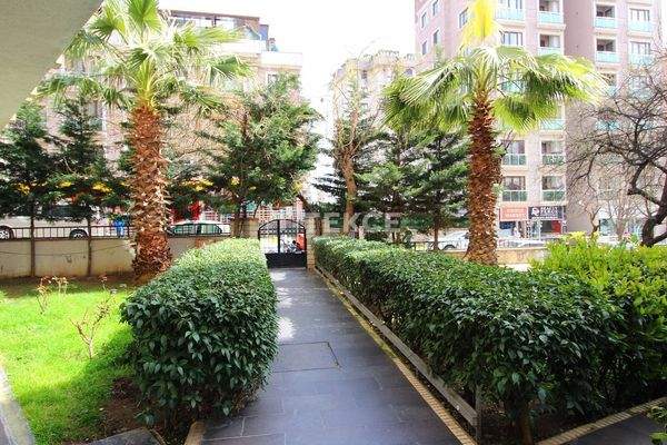 Key-Ready Duplex Apartment in a Complex in Maltepe
