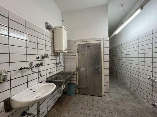 Zugang früherer Kühlraum