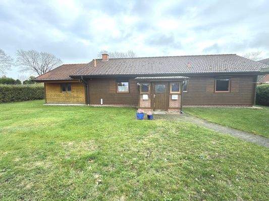 Frontansicht mit Anbau