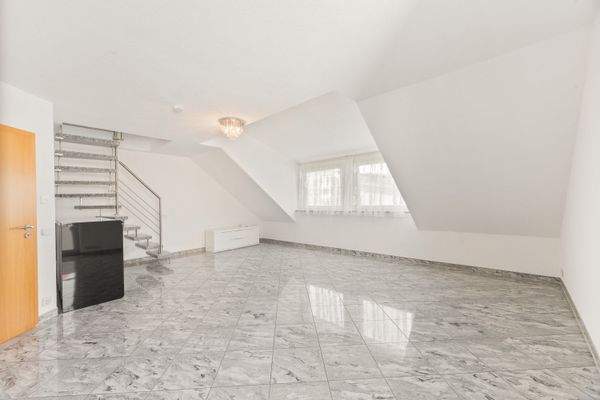 Wohnbereich DG mit Zugang zum Dachspitz