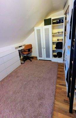 Büro Kindezimmer.JPG