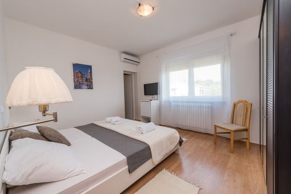1. OG: Schlafzimmer