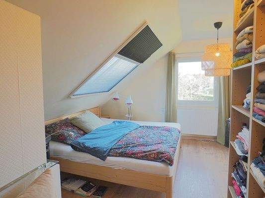 Ankleide und Schlafzimmer