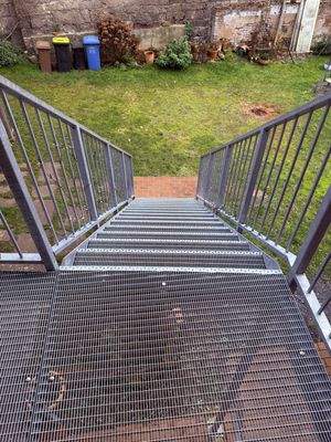 27. Außenzugang Saal