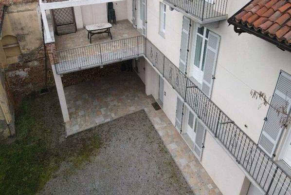 elegantes Haus im Zentrum von Canale –  Piemont