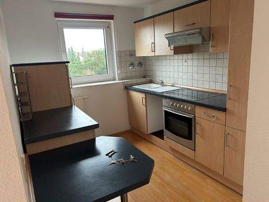 4 Wohnung DG links Küche.jpg