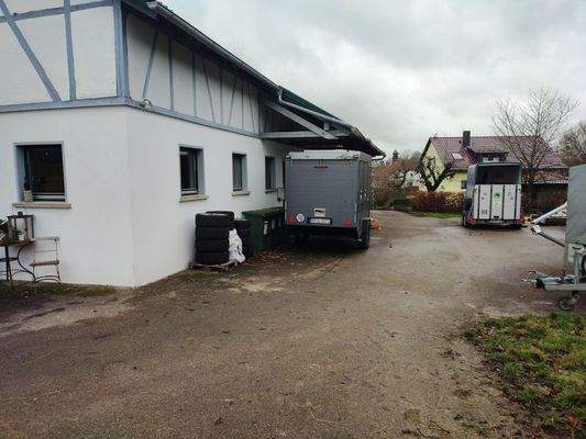 Zufahrt zum hinteren Bereich