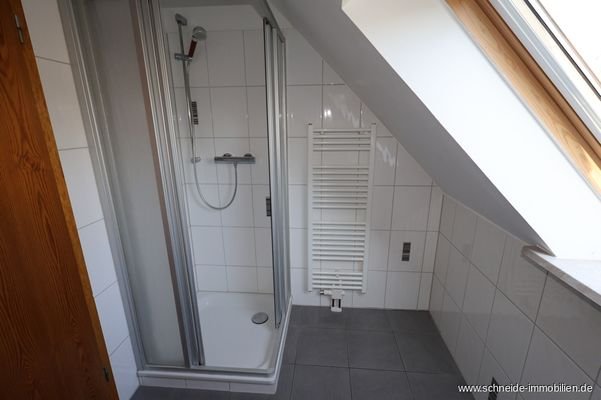 OG - Badezimmer mit Dusche