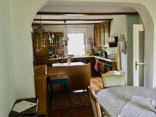 Esszimmer und Küche