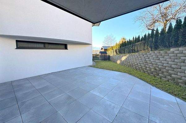 ... mit direktem Zugang zur großen Terrasse