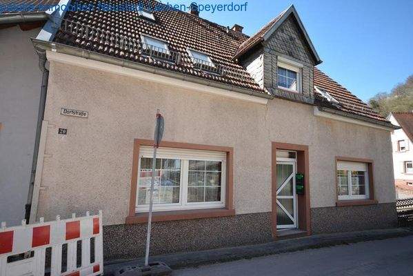 Hausfront 2