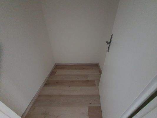 1. OG Ansicht der Abstellkammer i.d. Wohnung.jpg
