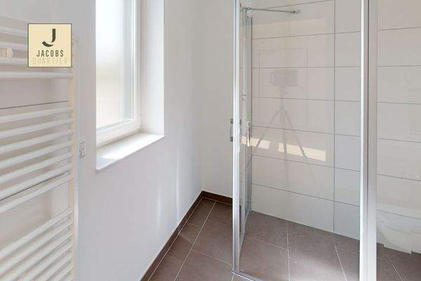 Duschbad  (Musterwohnung)