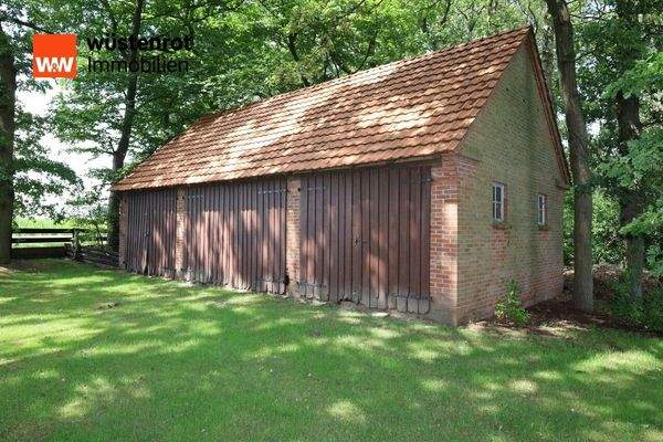 weiteres Nebengebäude