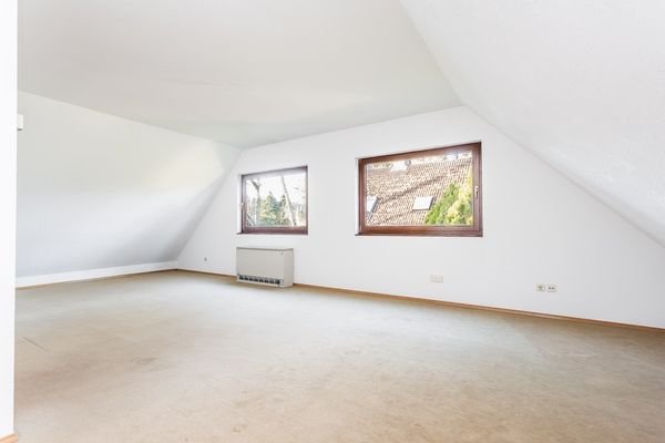 Großes Zimmer im DG