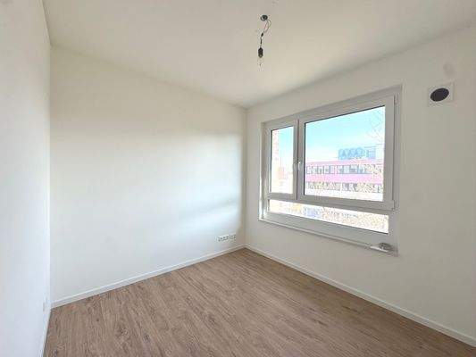 Leeres Zimmer mit Fenster