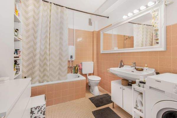 Badezimmer Wohnung 4 im 3. Obergeschoss