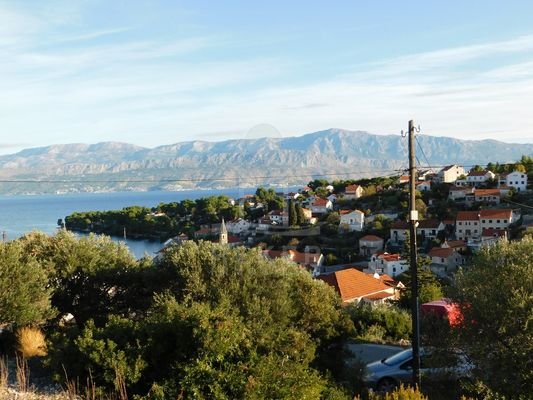 Baugrundstück mit Meerblick auf Brač